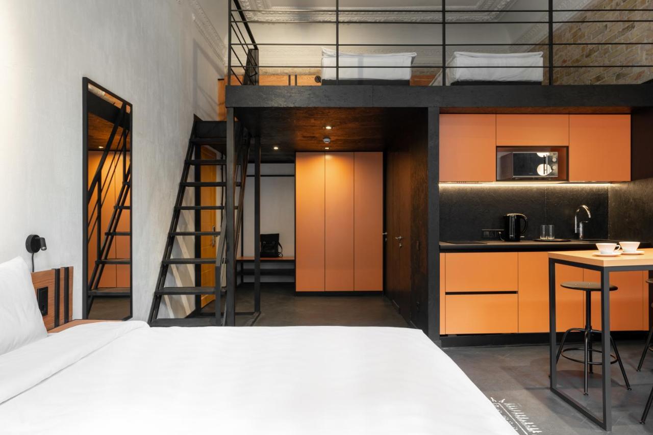 Globe Runner Hostel *