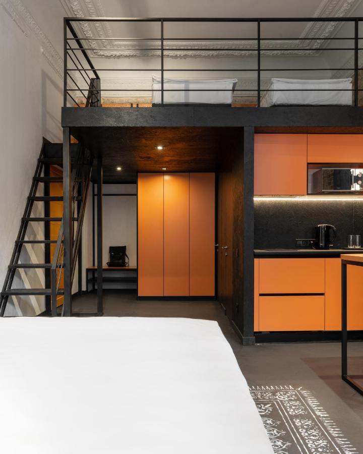 Globe Runner Hostel
