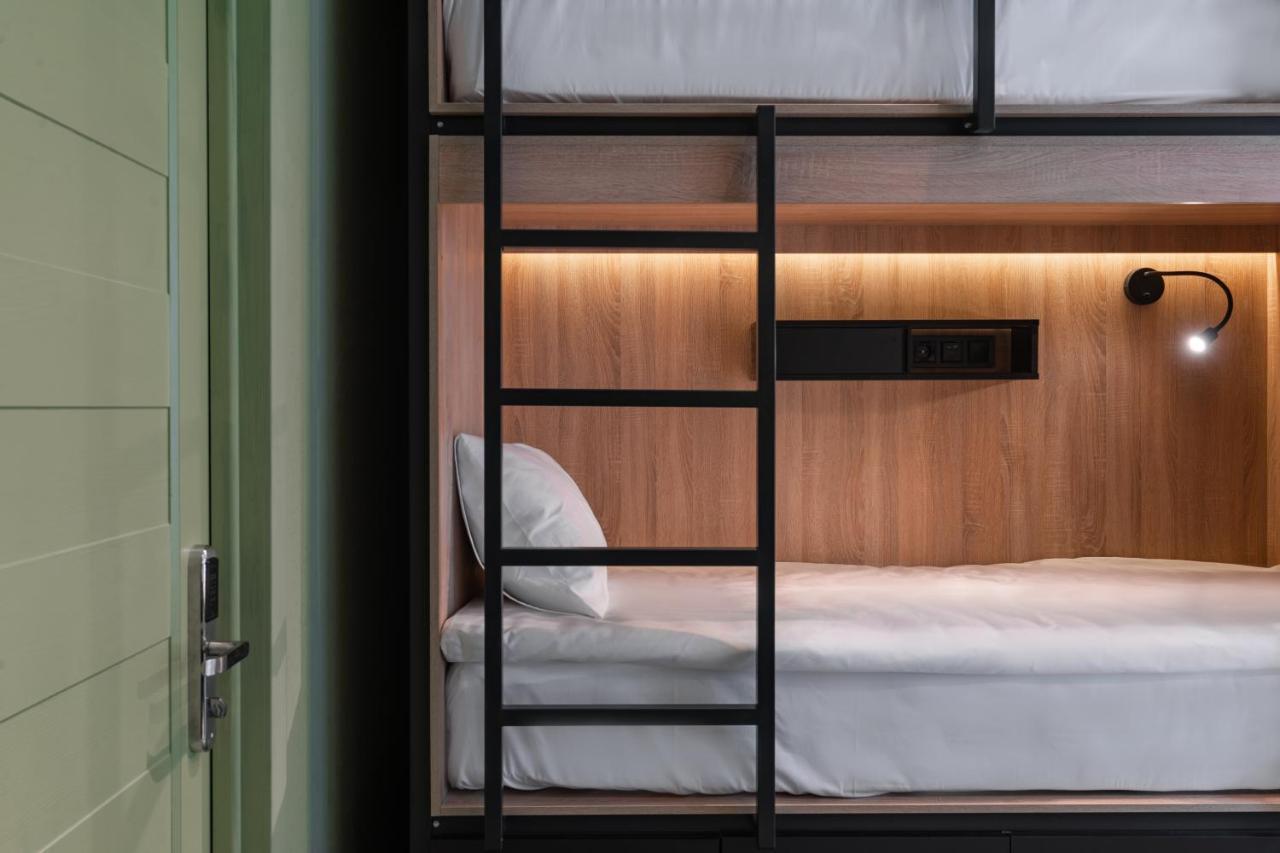 Globe Runner Hostel *